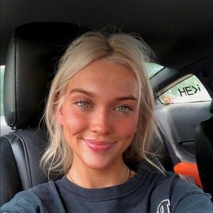 Meet your Posher, Bella